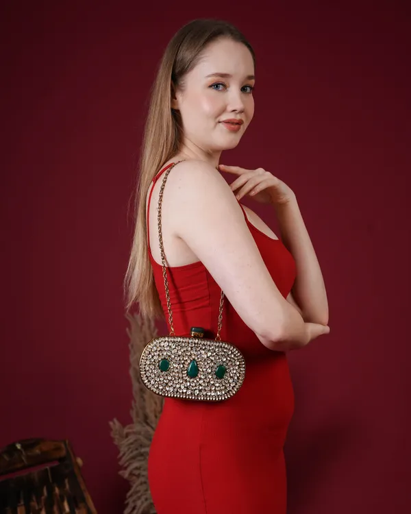 Empress_Noor_Crystal_Clutch